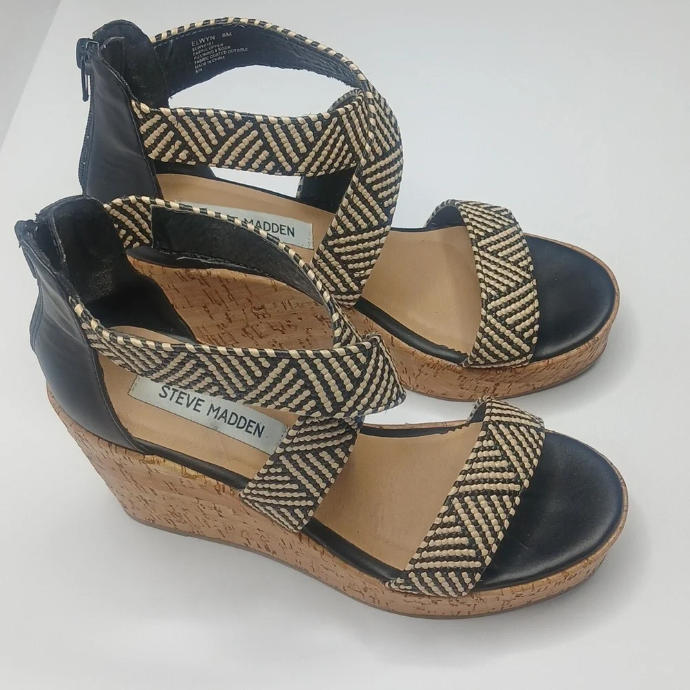 Steve Madden Elwyn Wedge Sandal‎ Women 8M Black Tan Chevron Platform Cork Heel